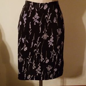 Black and Floral Elastic Waist Byer Skirt Size S